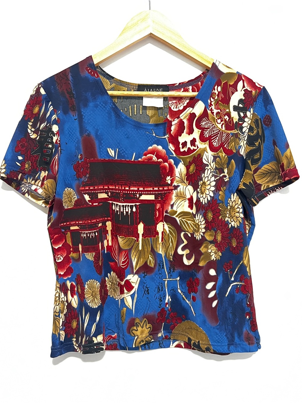 Vintage À LA UNE Asian Landscape & Floral 
 Tee - Sz M